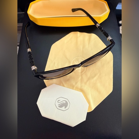 New Swarovski SK0148 sunglasses cat-eye style frame main image 7